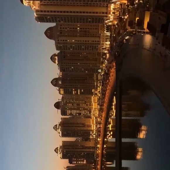 Meet your Posher, Elleri - Picture 1 of 1